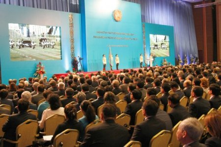 Seçimde Zaferle Çıkan Nazarbayev Yemin Etti