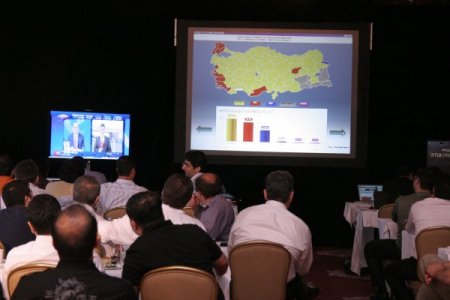 Seçimler Abd'de Cihan Ve Byegm’nün Düzenlediği Merkezde Takip Ediliyor