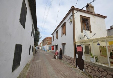 Seferihisar'daki Kaleiçi evleri sağlıklılaştırılacak