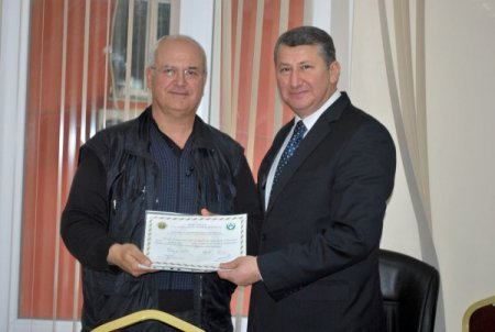 Seferihisar'ın Mavi Bayrak'lı mandalina bahçesi sahipleri sertifika aldı