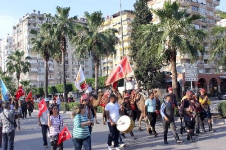 Şehir merkezindeki temsili Yörük göçü ilgi gördü