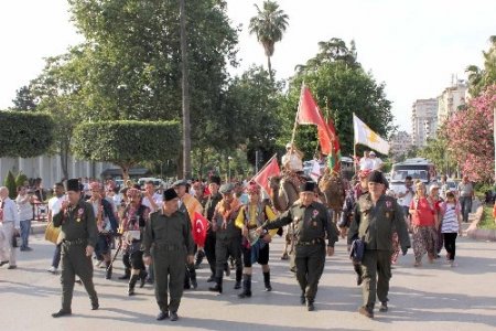 Şehir merkezindeki temsili Yörük göçü ilgi gördü