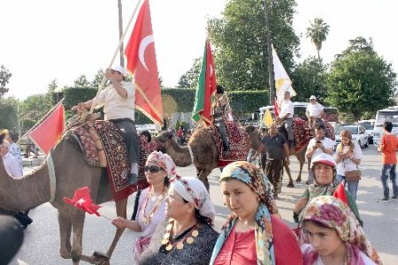 Şehir merkezindeki temsili Yörük göçü ilgi gördü