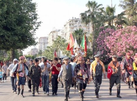 Şehir merkezindeki temsili Yörük göçü ilgi gördü