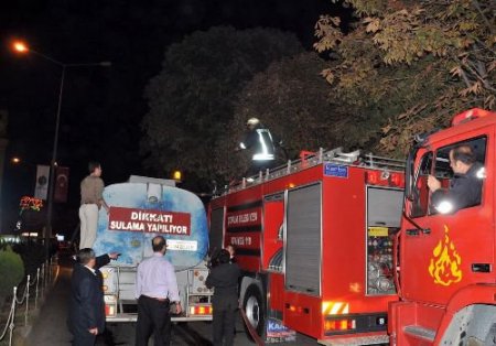 Şehir Merkezindeki Yangın Televizyon Yayınını Durdurdu