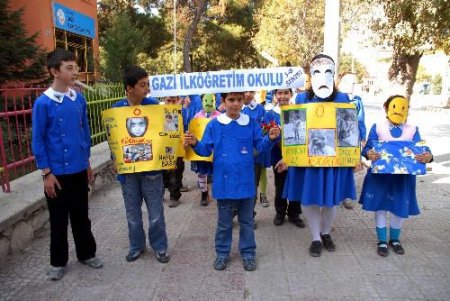 Şehirdeki Öğrenciler Köydeki Arkadaşları İçin Yardım Topladı