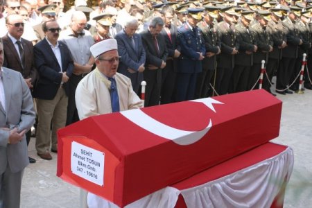 Şehit Ahmet Tosun için Adana Sabancı Merkez Camisi'nde askeri tören düzenlendi