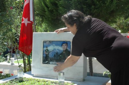 Şehit Aileleri, Bayramı Şehitliklerde Buruk Karşıladı