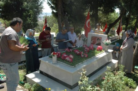 Şehit Aileleri, Bayramı Şehitliklerde Buruk Karşıladı