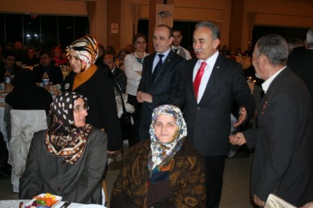 Şehit aileleri ‘kardeşlik sofrasında’ ağırlandı