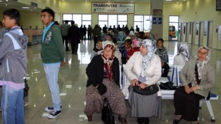 Şehit Aileleri Uçakla Çanakkale'ye Gitti