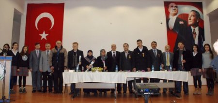 Şehit aileleri ve gaziler, öğrencilerle buluştu