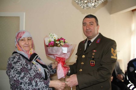 Şehit ailelerine ziyaret