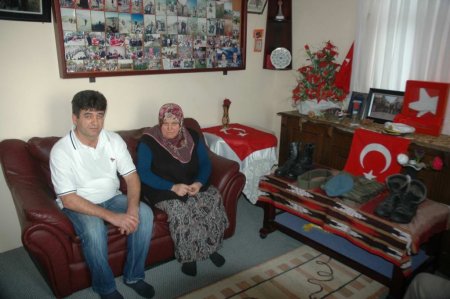 Şehit anne babası 'başka anne babalar ağlamasın' diye çözüm sürecini destekliyor