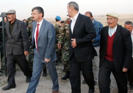 Şehit Annesi, Validen Oğlu Adına Okul Yaptırılmasını İstedi