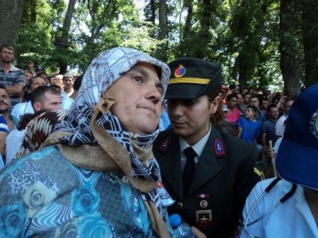 Şehit Annesi: Oğlum Bizden Önce Cennete Gitti, Bizi De Cennete Götürecek