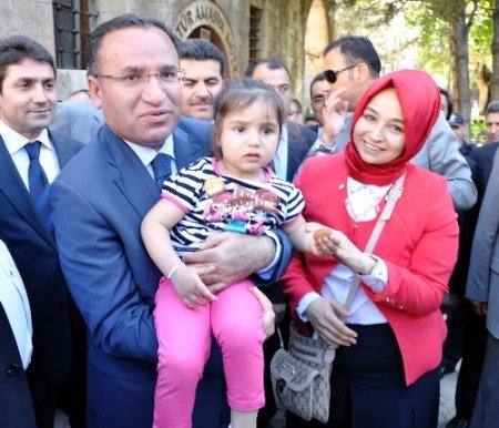 Şehit annesinden Bozdağ’a: O adamı televizyona çıkarmayın