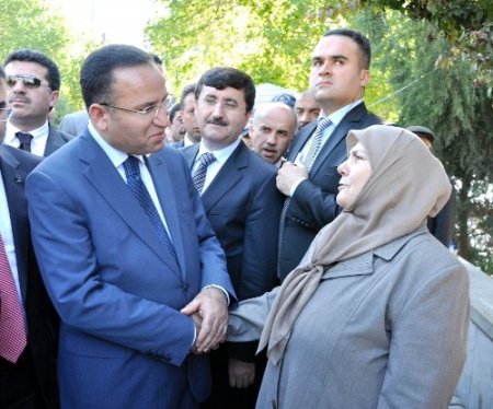 Şehit annesinden Bozdağ’a: O adamı televizyona çıkarmayın