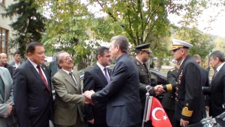 Şehit Astsubay Erkan Yalçın'ın baba evine ateş düştü(2)