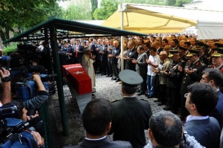 Şehit Astsubay Göz Yaşlarıyla Uğurlandı
