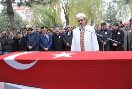 Şehit Astsubay Nihat Gün'ün cenazesi Konya'da toprağa verildi