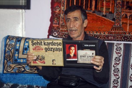 Şehit babası, oğlunun arkadaşı olduğunu söyleyen şahıs tarafından dolandırıldı