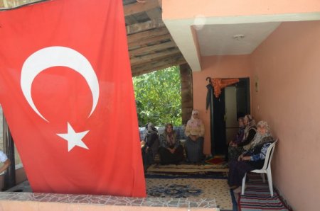 Şehit babası: Oğlumun ölümündeki ihmal şüphesi içimi kemiriyor