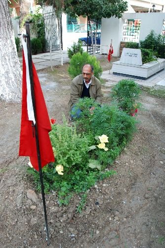 Şehit Babası Öztürk: Teğmen Bombayı Direk Askerlerin Üzerine Atarak 4'ünü Şehit Etti