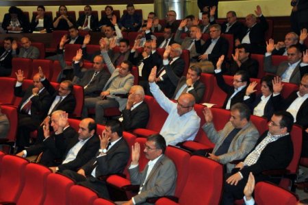 Şehit cenazesine katılmak için meclisi toplantısını ertelediler