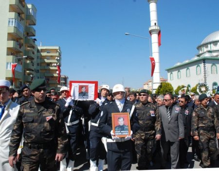 Şehit Cihat Akkaya, İzmir’de Tekbirlerle Uğurlandı