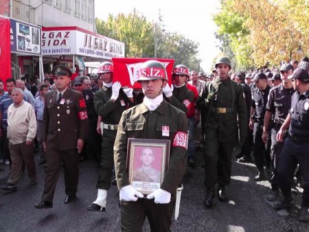 Şehit Dildari gözyaşları arasında toprağa verildi