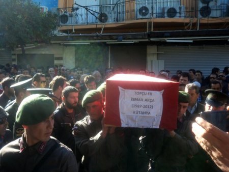 Şehit Er İsmail Akça toprağa verildi