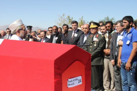 Şehit er Kadir Aydın, memleketi Aksaray'da toprağa verildi