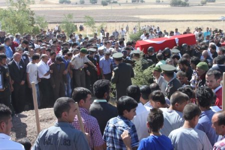 Şehit er Kadir Aydın, memleketi Aksaray'da toprağa verildi