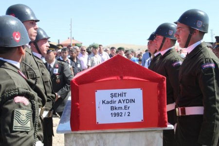 Şehit er Kadir Aydın, memleketi Aksaray'da toprağa verildi