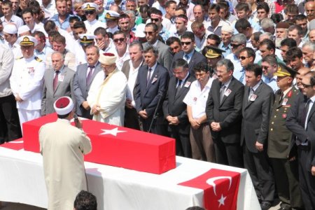 Şehit Er Metin Çevik, Tekbirlerle Son Yolculuğuna Uğurlandı