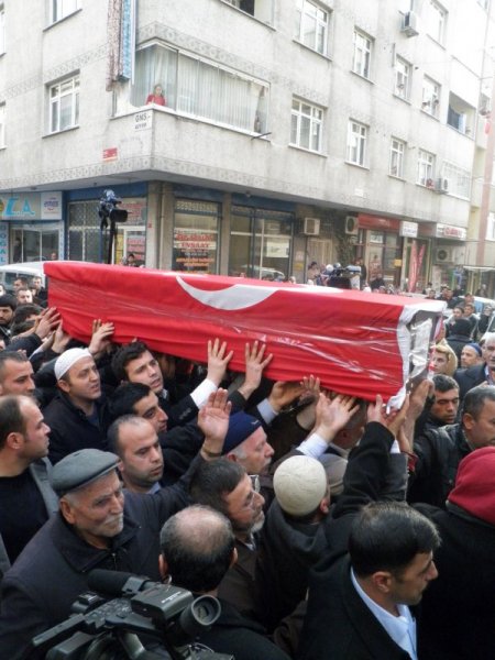 Şehit er son yolculuğuna uğurlandı