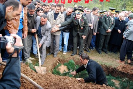 Şehit Erdal Tekin, memleketi Adana'da toprağa verildi