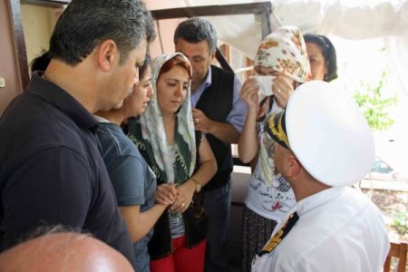 Şehit Eşi Acı Haberle Yıkıldı