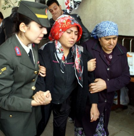 Şehit Genel, baba evinden gözyaşları ile uğurlandı