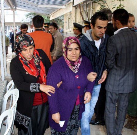 Şehit Genel, baba evinden gözyaşları ile uğurlandı