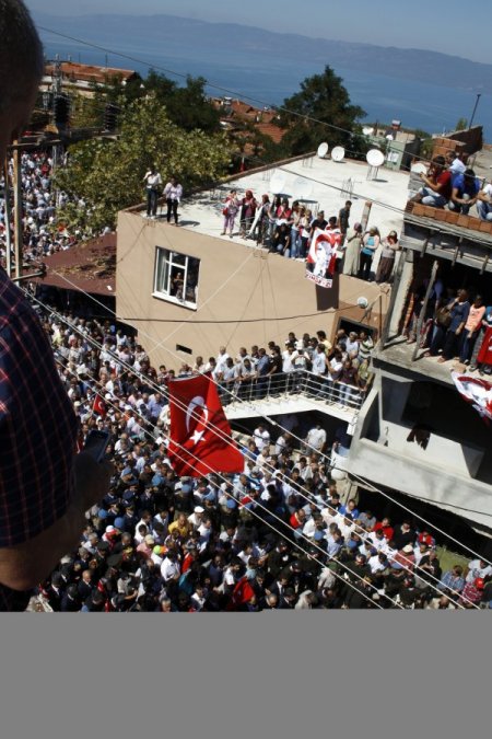 Şehit Güleç, binlerce insan tarafından ebediyete uğurlandı