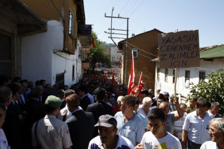 Şehit Güleç, binlerce insan tarafından ebediyete uğurlandı