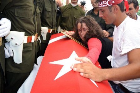 Şehit Güler'in eşi: Haydi kalk, kendi arabamızda köyümüze gideceğiz