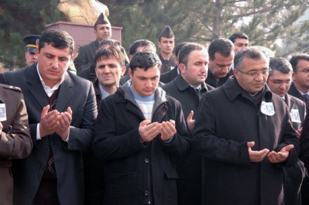 Şehit iki askerin cenazeleri memleketlerine uğurlandı
