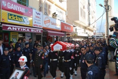 Şehit karakol komutanı İskenderun'da tekbirler eşliğinde uğurlandı