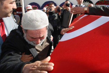 Şehit karakol komutanı İskenderun'da tekbirler eşliğinde uğurlandı