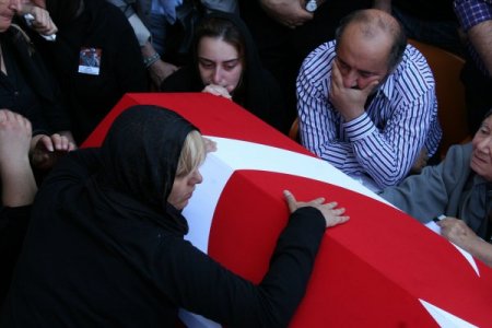 Şehit Onbaşı Onur Fikret Dülger'in naaşı memleketi Trabzon’a getirildi