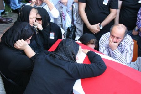 Şehit Onbaşı Onur Fikret Dülger'in naaşı memleketi Trabzon’a getirildi