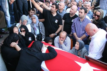 Şehit Onbaşı Onur Fikret Dülger'in naaşı memleketi Trabzon’a getirildi